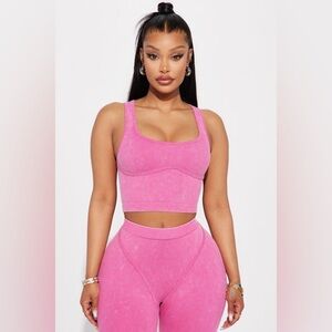 Fashion Nova NWT Lifting Baddie Active Top Pink Seamless Barbiecore Vibe Sz S/M